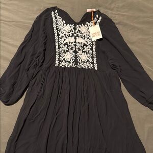 Knox Rose Black Dress with White Embroidery
